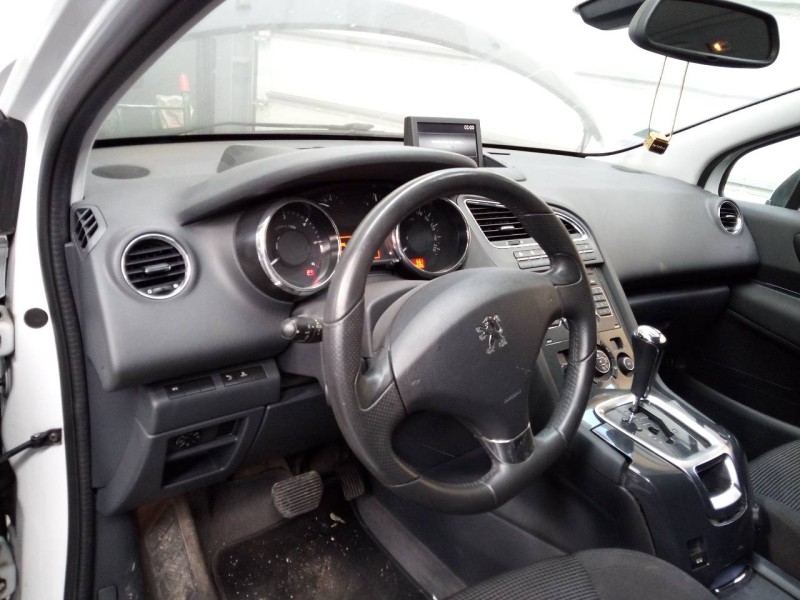 peugeot 5008 del año 2012