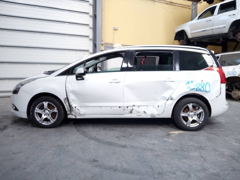 peugeot 5008 del año 2012