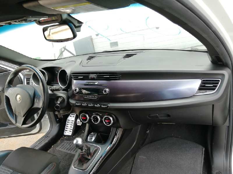 alfa romeo giulietta (191) del año 2012