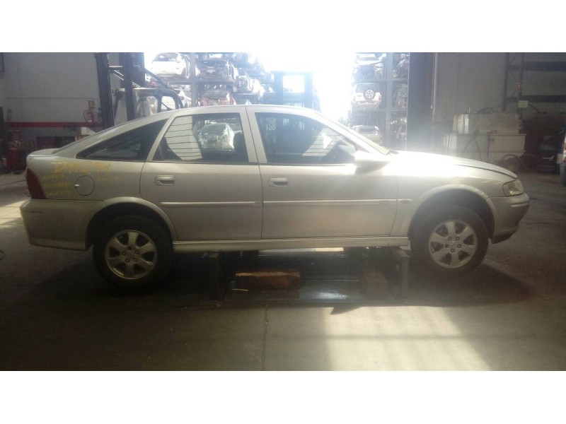 opel vectra b berlina del año 2001