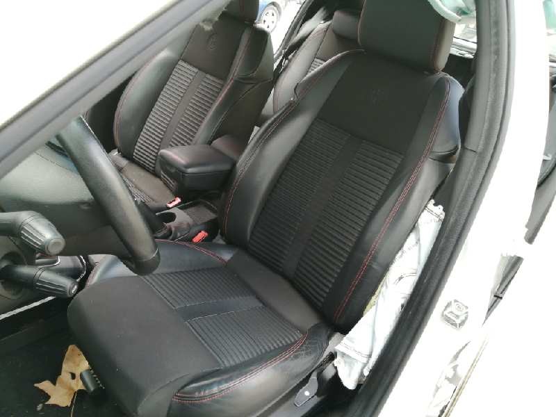 alfa romeo giulietta (191) del año 2012