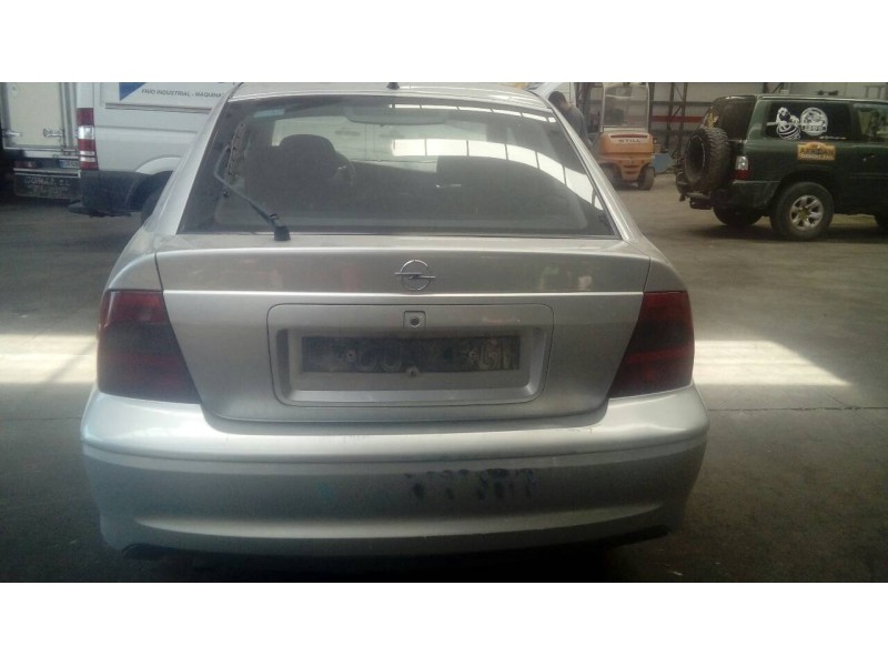 opel vectra b berlina del año 2001