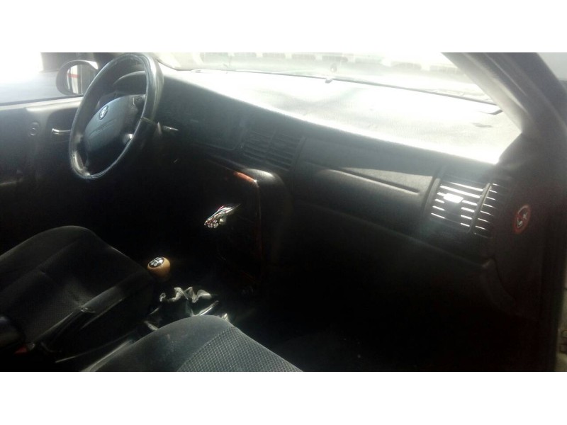 opel vectra b berlina del año 2001