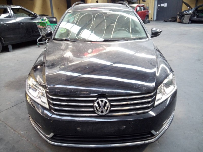 volkswagen passat variant (365) del año 2012