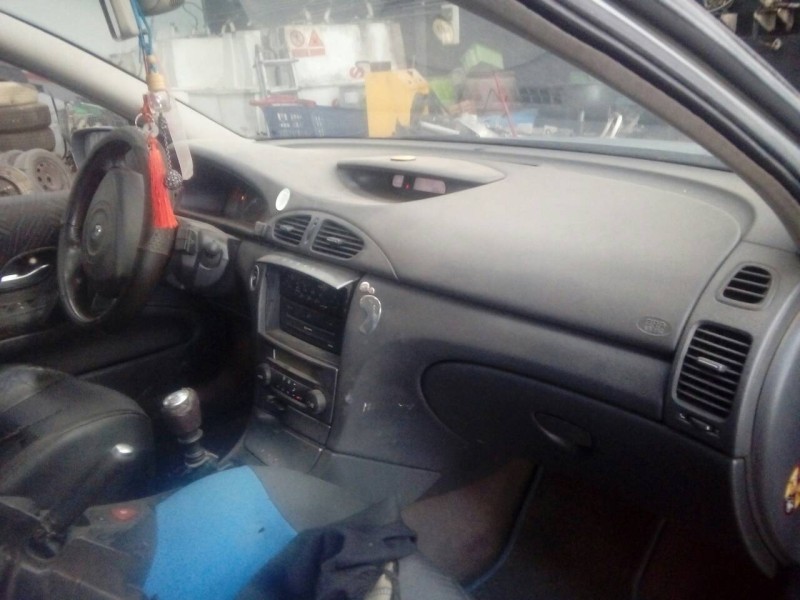 renault laguna ii (bg0) del año 2003