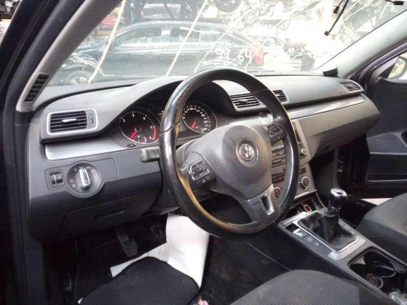 volkswagen passat variant (365) del año 2012