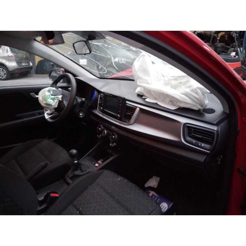 kia rio (yb) del año 2018