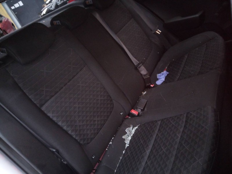 kia rio (yb) del año 2018