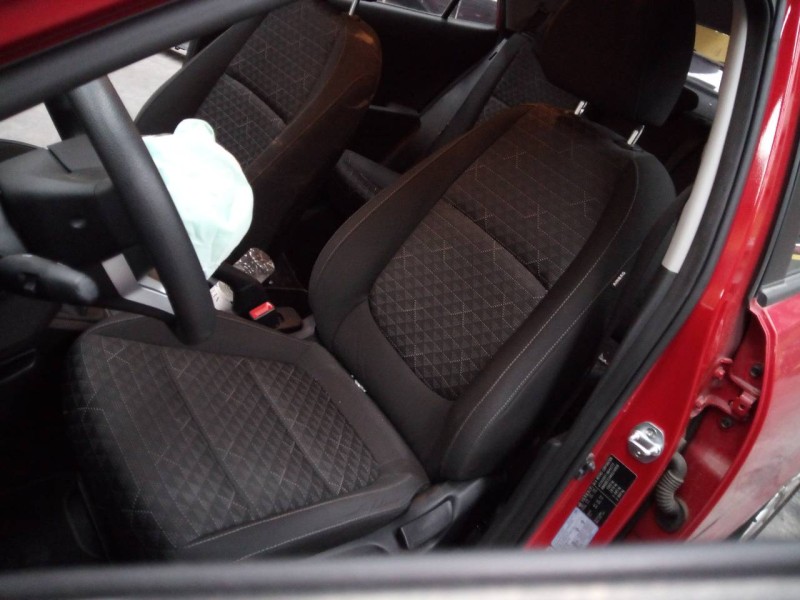 kia rio (yb) del año 2018