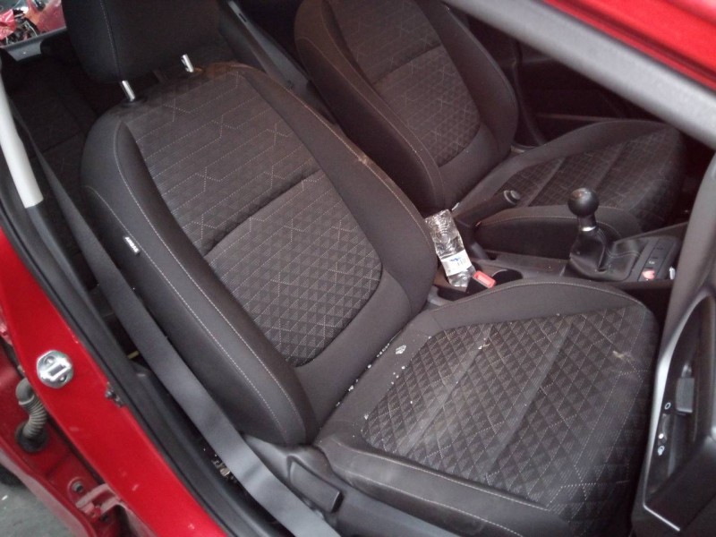 kia rio (yb) del año 2018