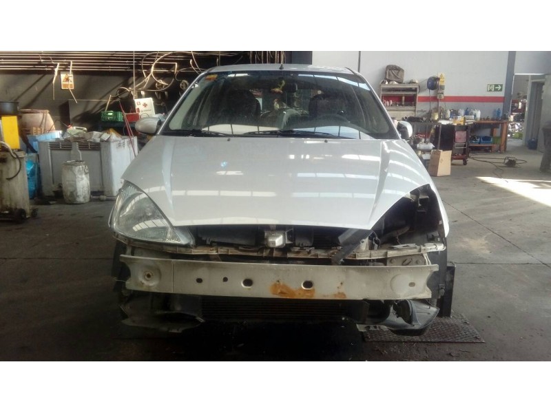 ford focus berlina (cak) del año 2001