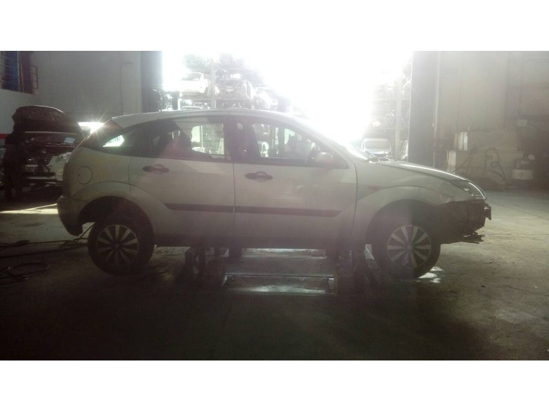 ford focus berlina (cak) del año 2001