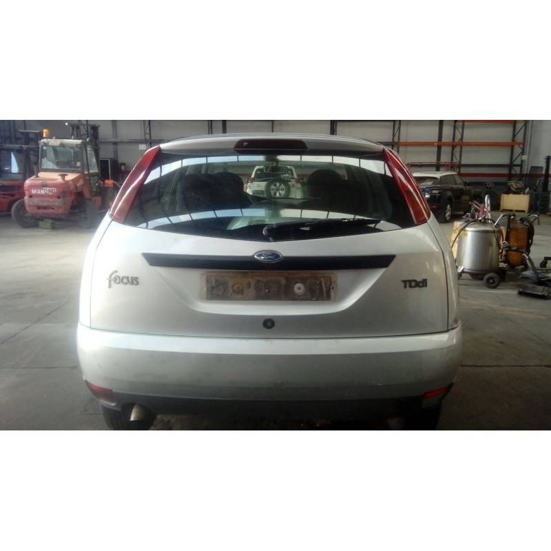 ford focus berlina (cak) del año 2001