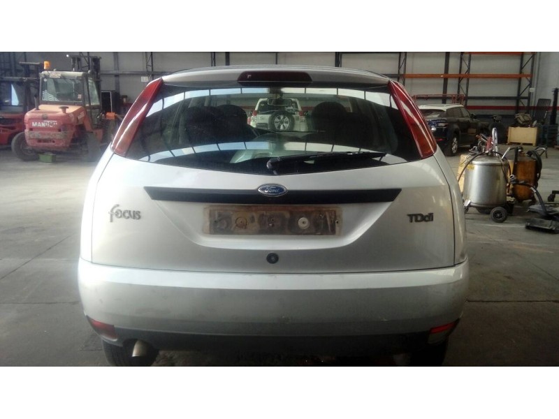 ford focus berlina (cak) del año 2001