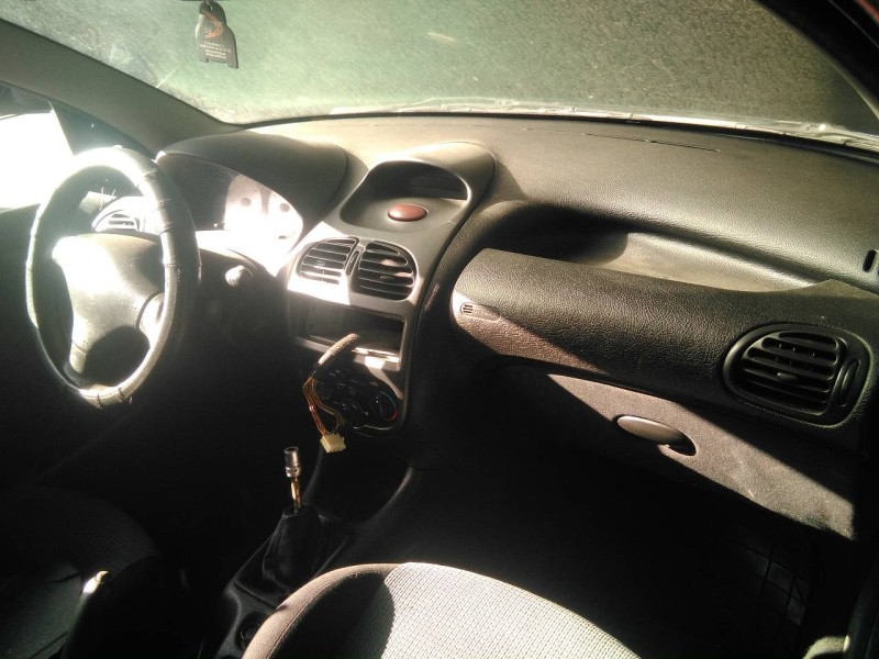 peugeot 206 berlina del año 2004