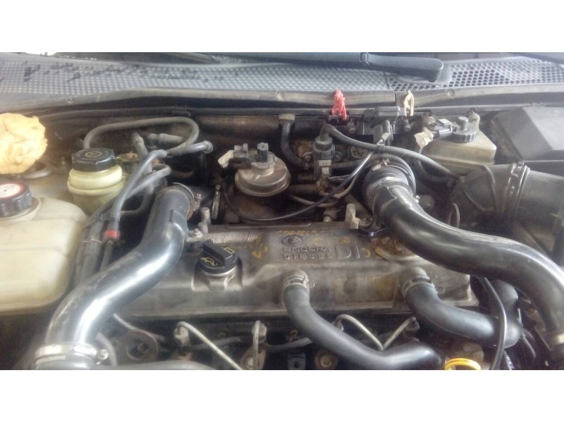 ford focus berlina (cak) del año 2001