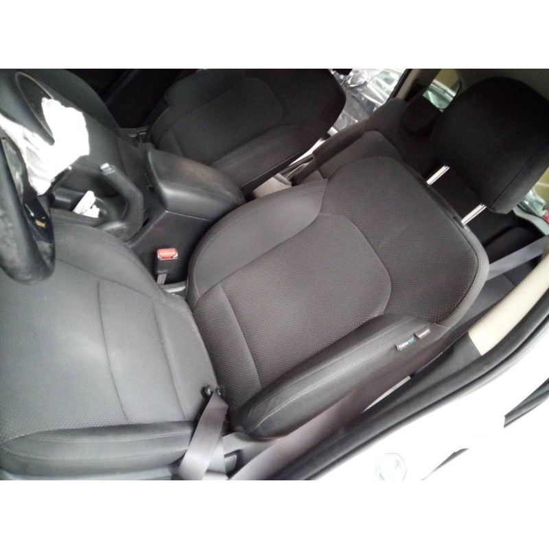 kia carens ( ) del año 2016