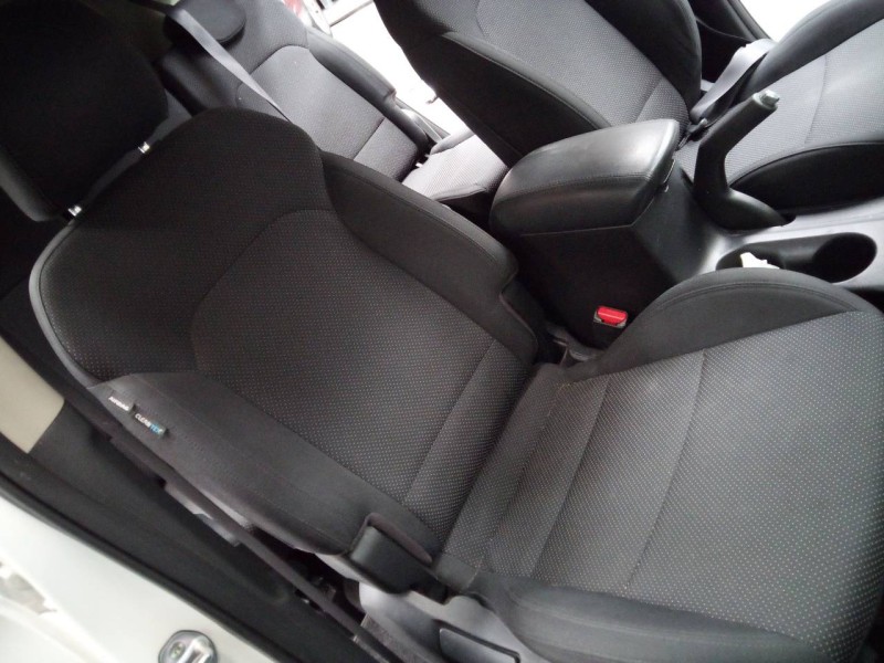 kia carens ( ) del año 2016