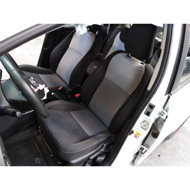 toyota yaris del año 2019