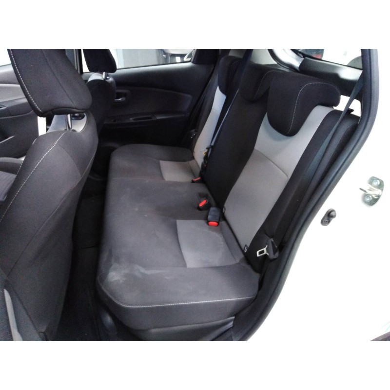 toyota yaris del año 2019