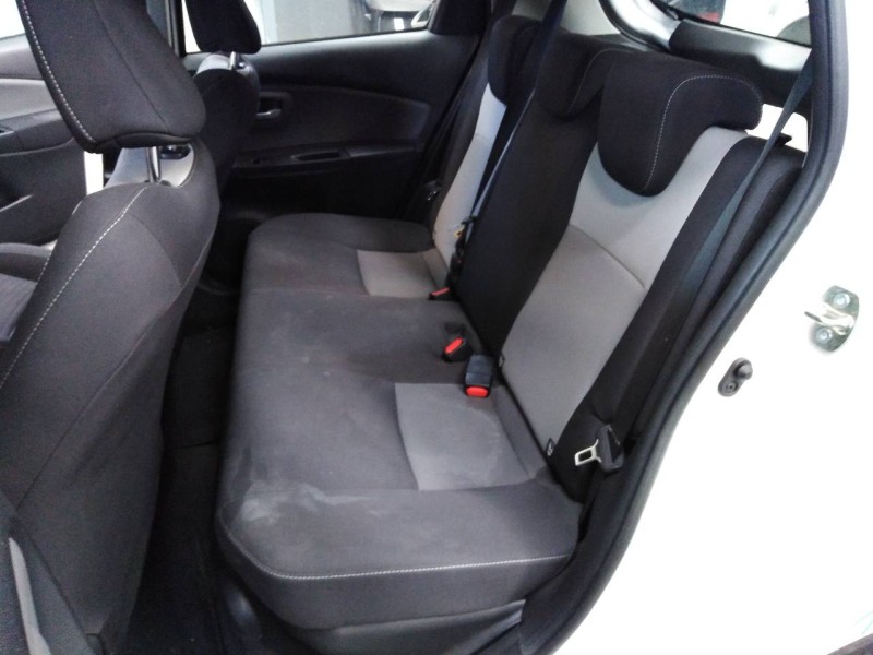 toyota yaris del año 2019