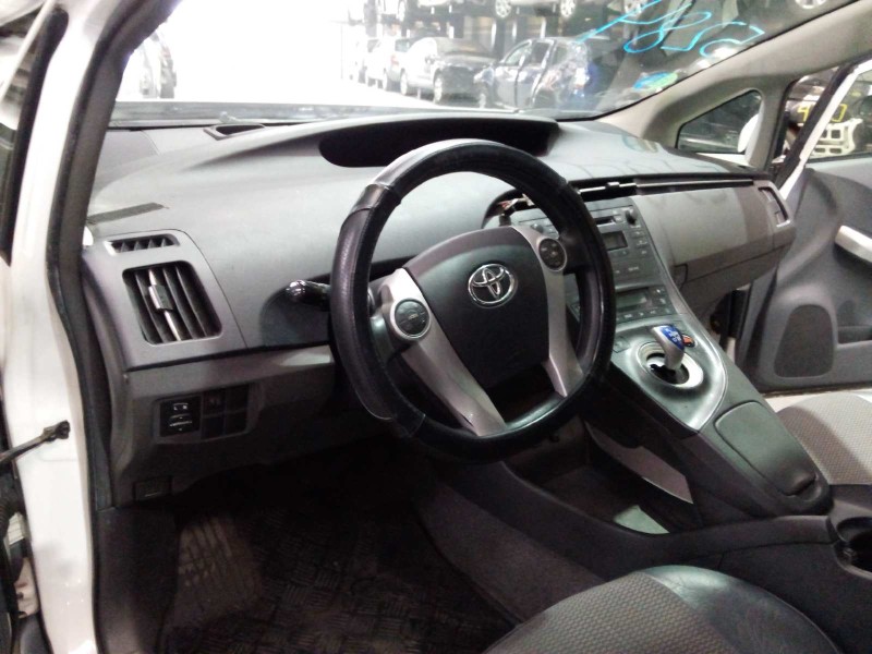 toyota prius (nhw30) del año 2011