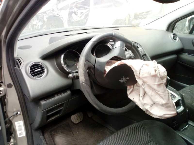 peugeot 5008 del año 2010