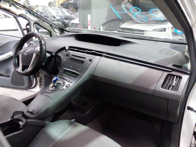 toyota prius (nhw30) del año 2011