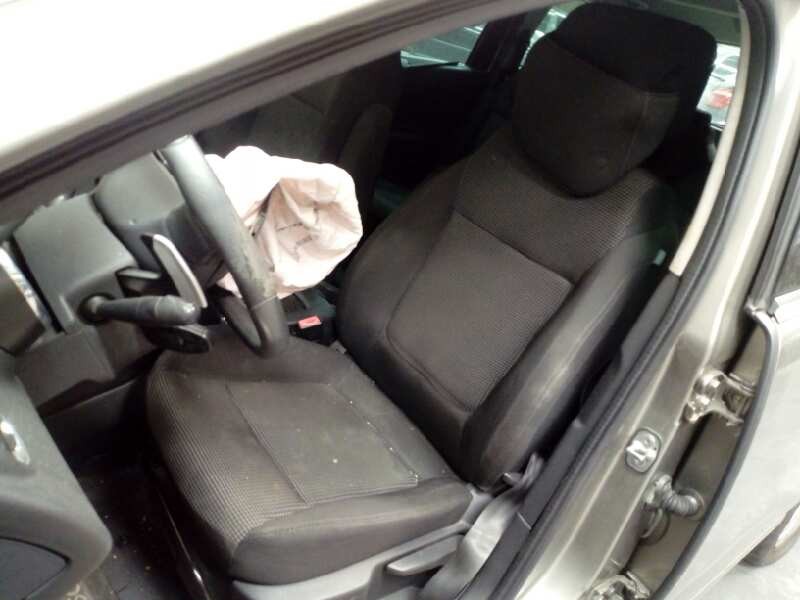 peugeot 5008 del año 2010