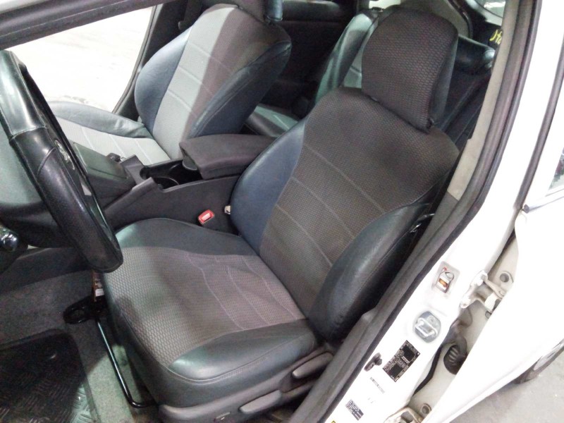 toyota prius (nhw30) del año 2011