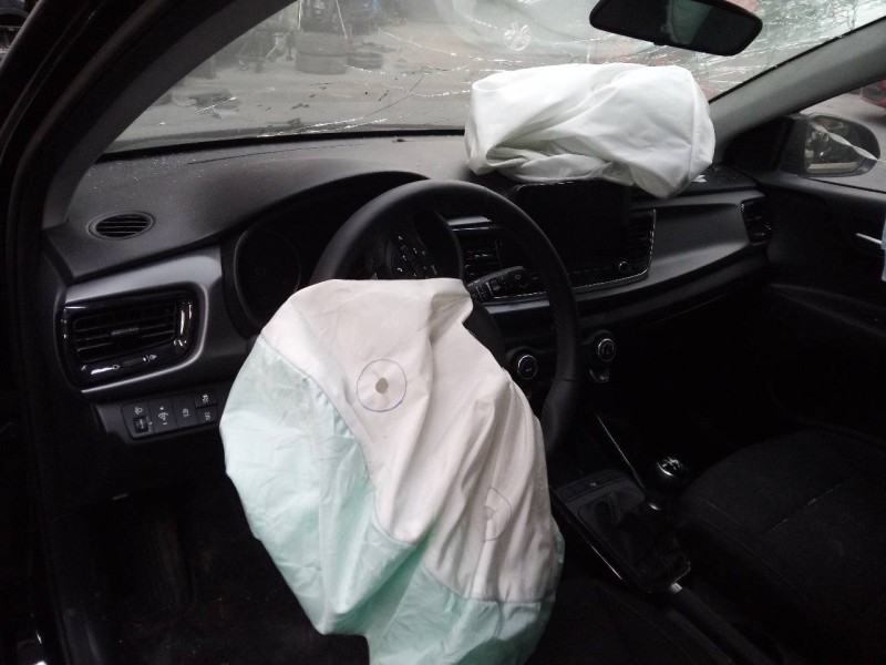 kia rio (yb) del año 2021