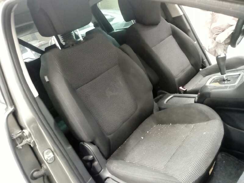 peugeot 5008 del año 2010