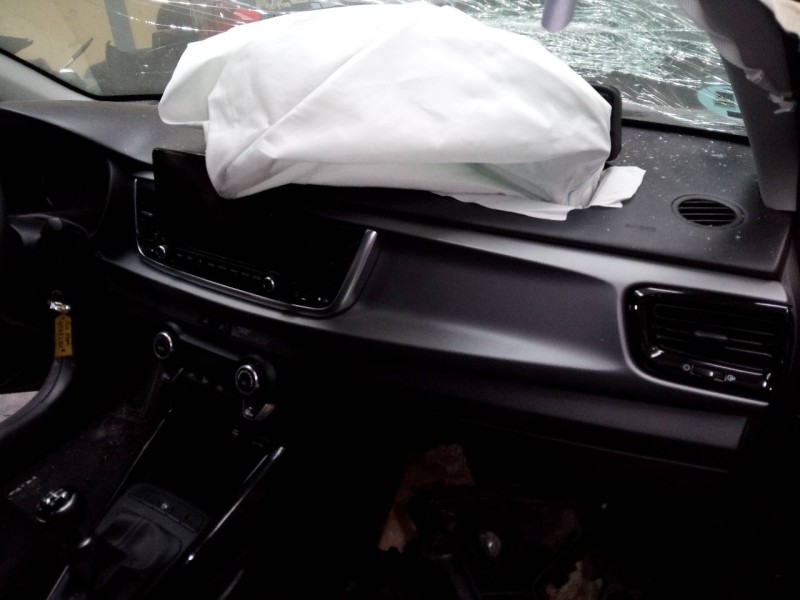 kia rio (yb) del año 2021