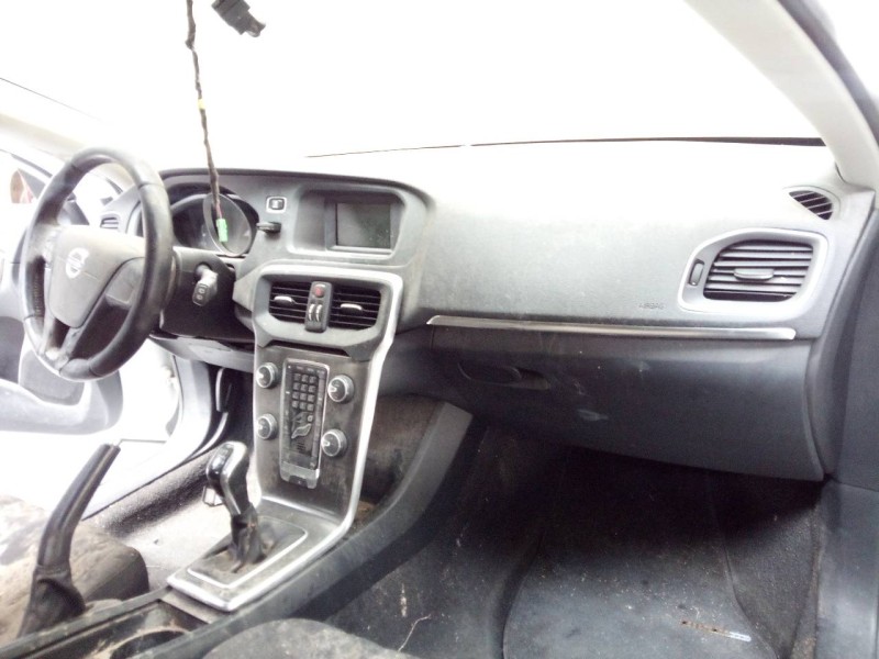 volvo v40 del año 2013