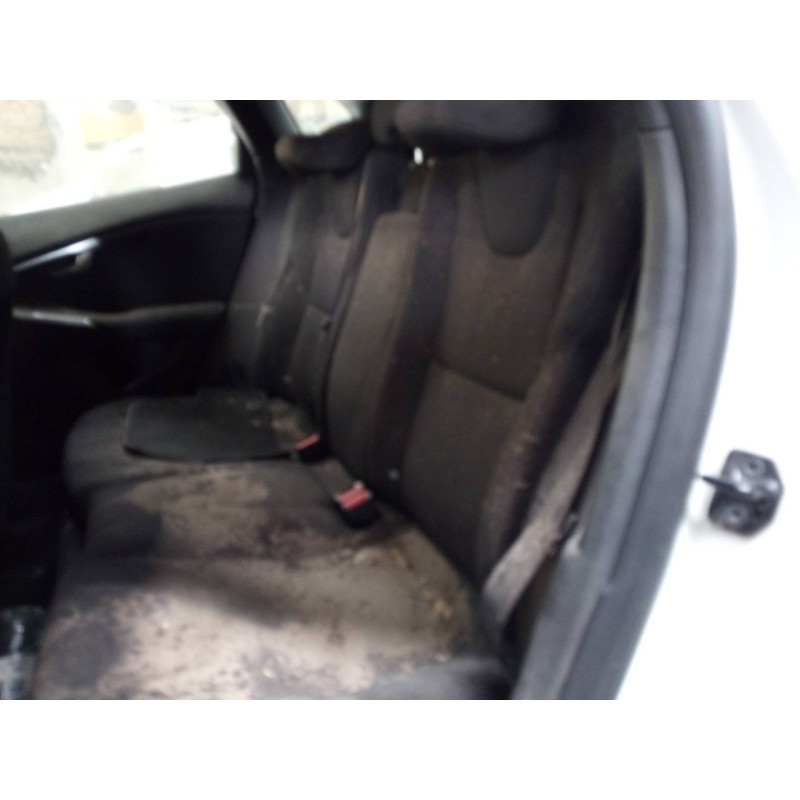 volvo v40 del año 2013