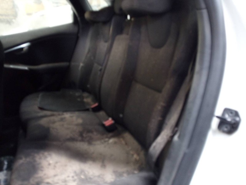 volvo v40 del año 2013