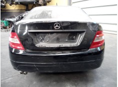 mercedes-benz clase c (w204) berlina del año 2009 2