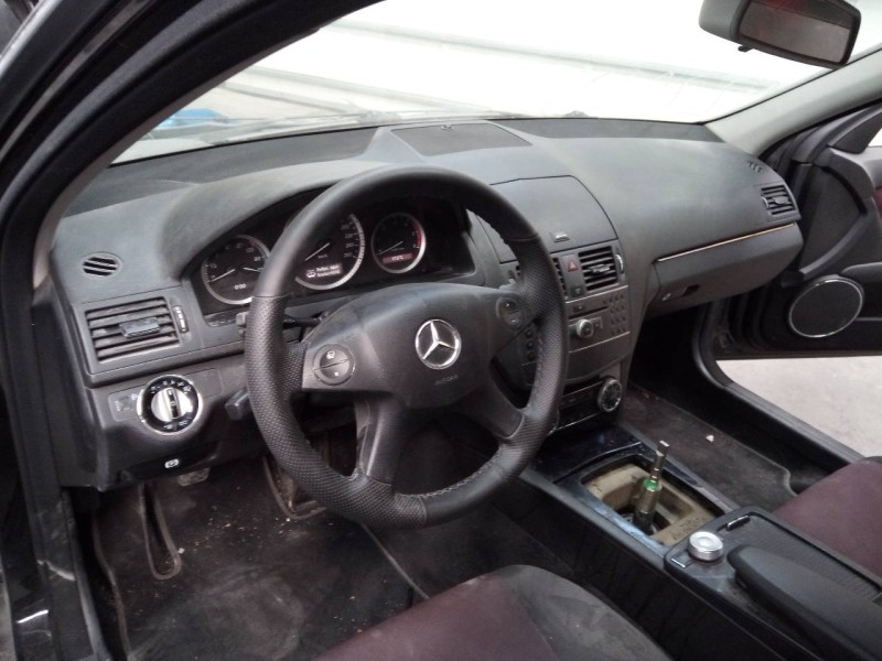 mercedes-benz clase c (w204) berlina del año 2009