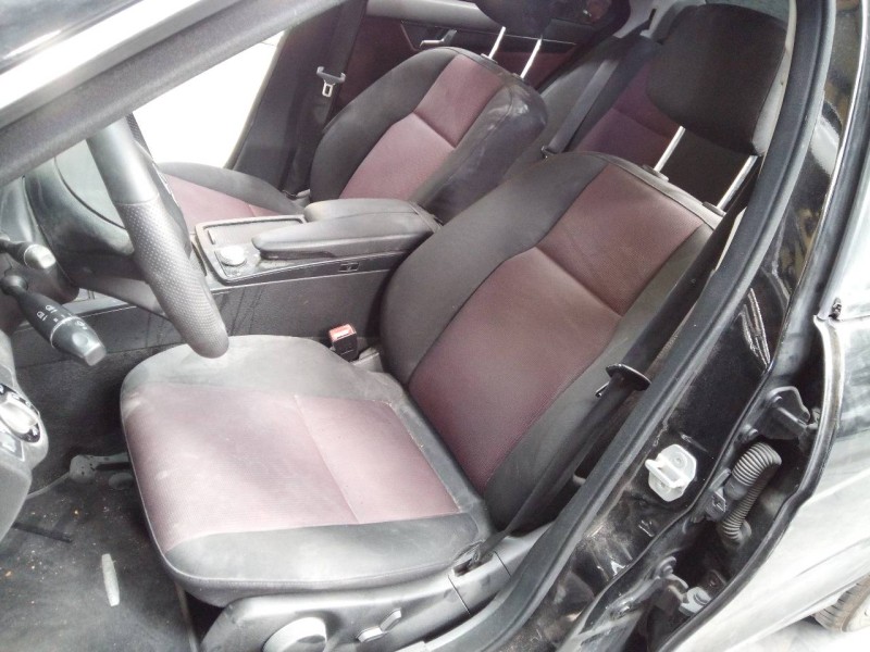 mercedes-benz clase c (w204) berlina del año 2009