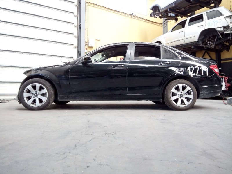 mercedes-benz clase c (w204) berlina del año 2009