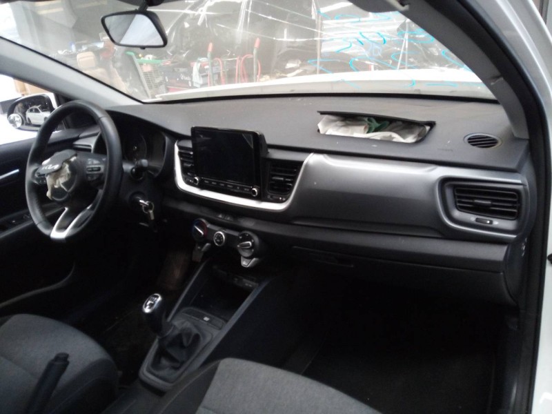 kia stonic (ybcuv) del año 2022