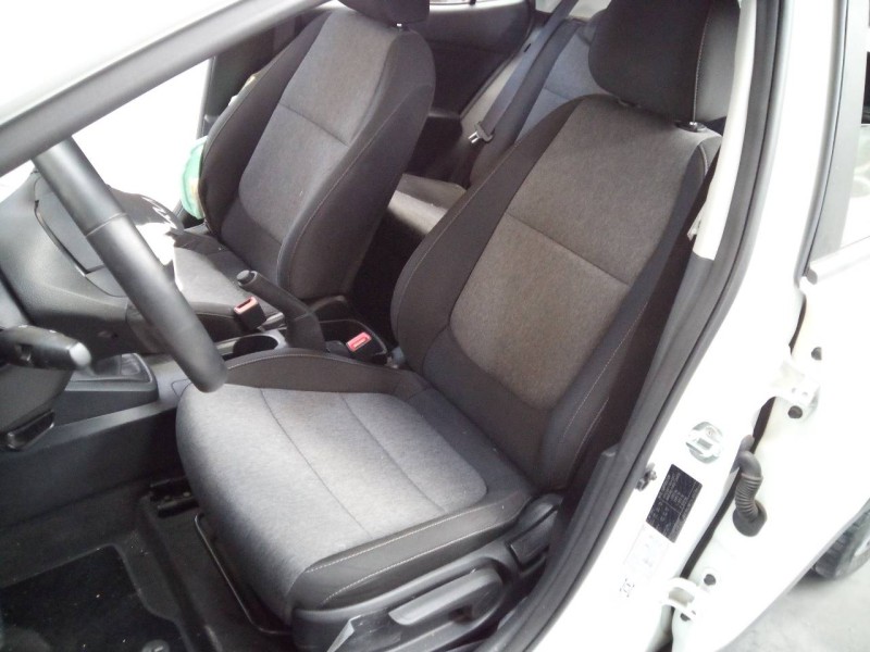 kia stonic (ybcuv) del año 2022