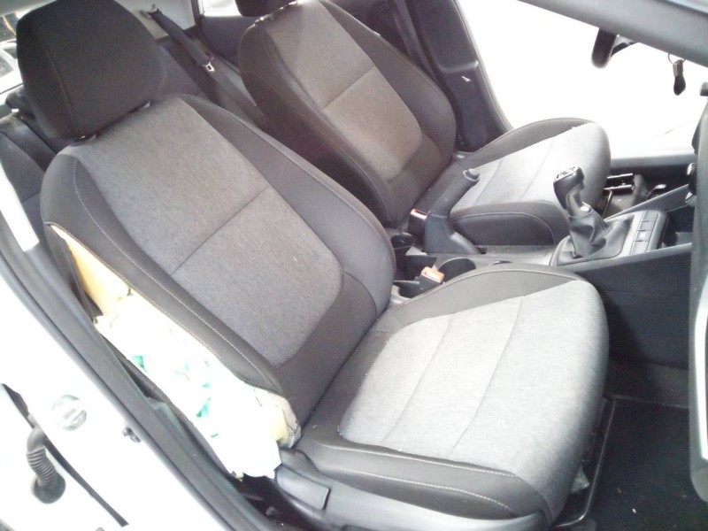 kia stonic (ybcuv) del año 2022