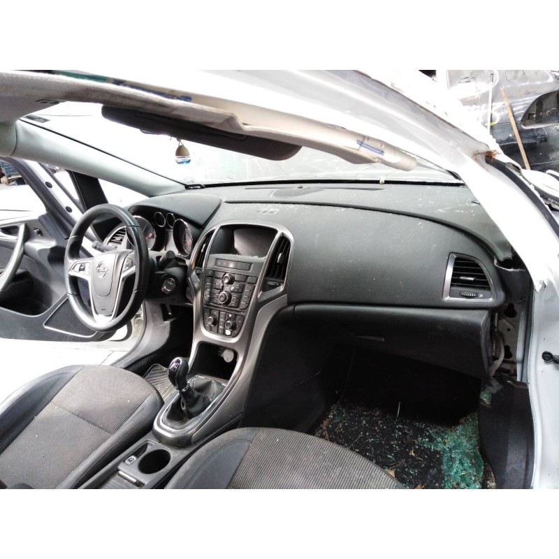 opel astra j lim. del año 2011