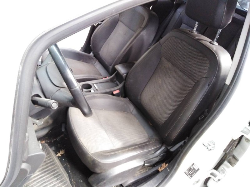 opel astra j lim. del año 2011