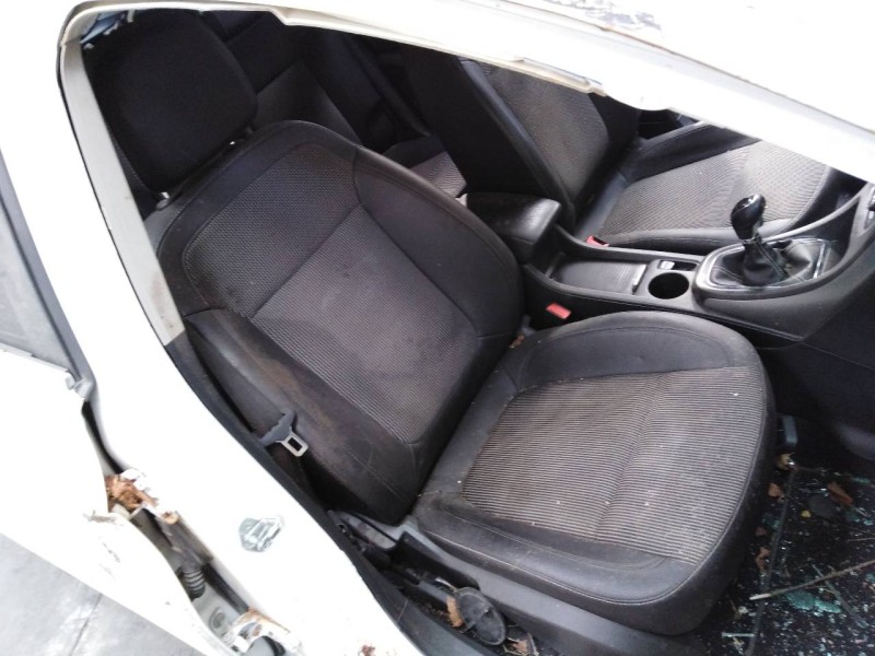 opel astra j lim. del año 2011