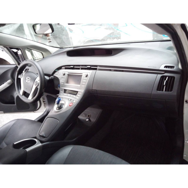 toyota prius (nhw30) del año 2015