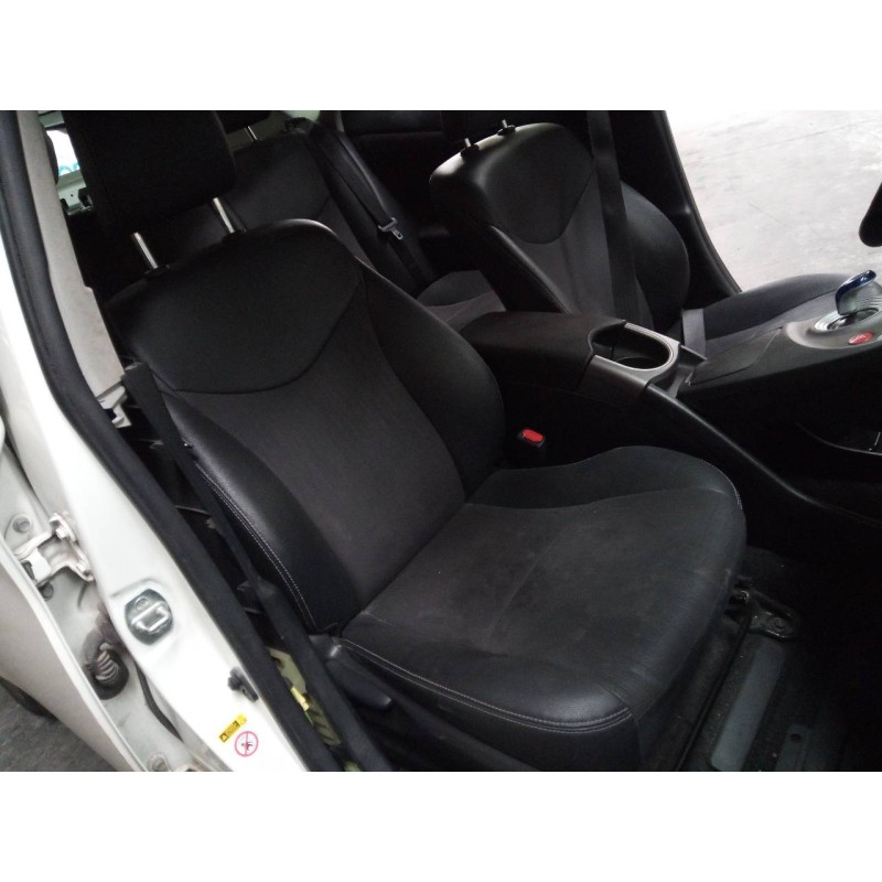 toyota prius (nhw30) del año 2015