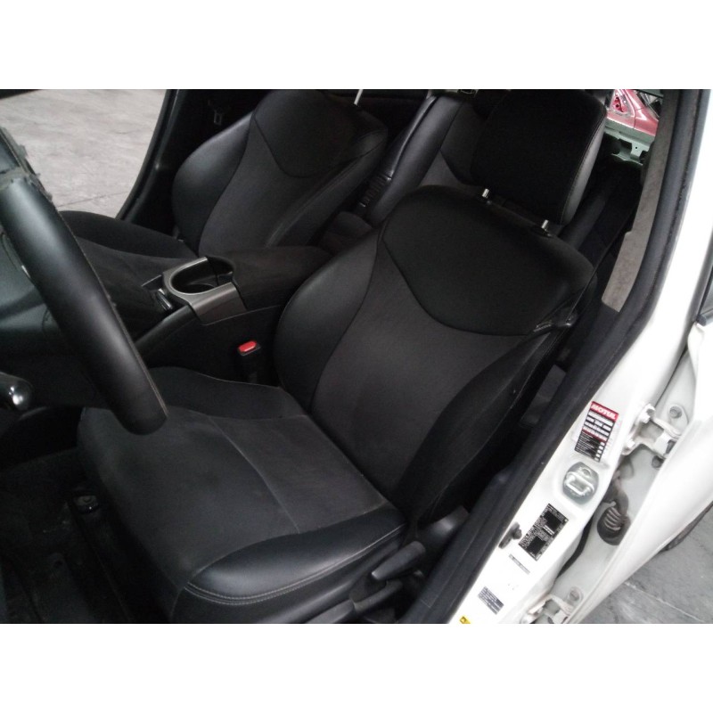 toyota prius (nhw30) del año 2015