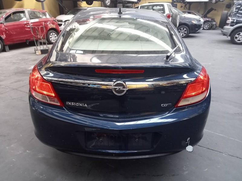 opel insignia berlina del año 2012